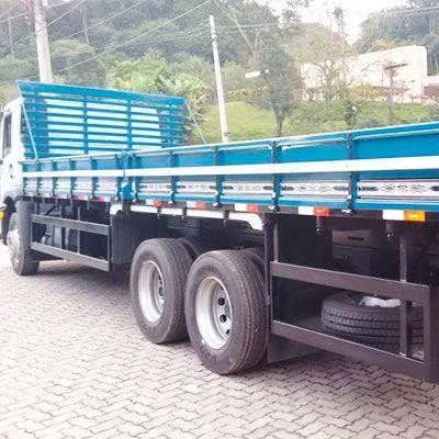 transportadora de cargas em carroceria aberta
